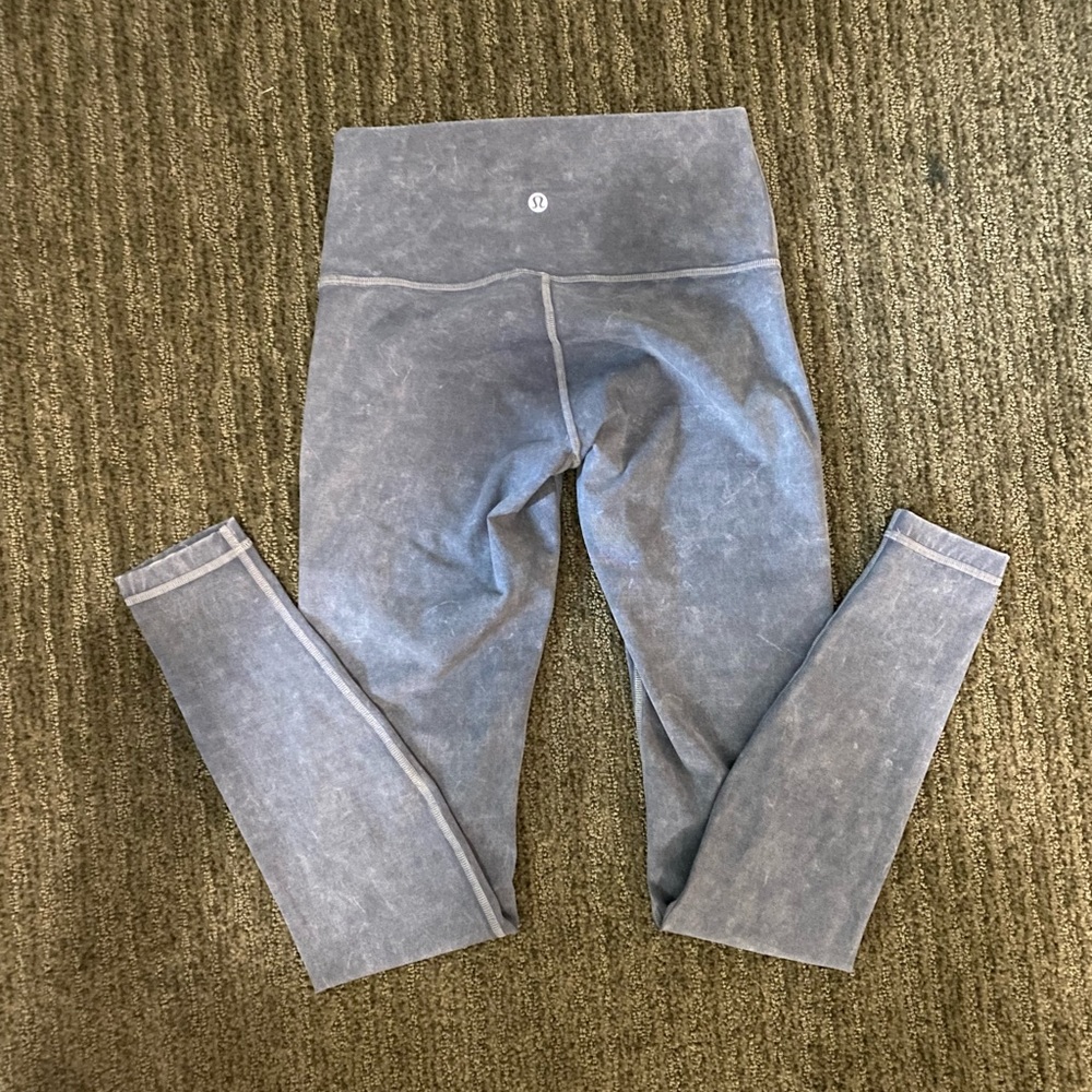 SOLD - Lululemon wonder under leggings